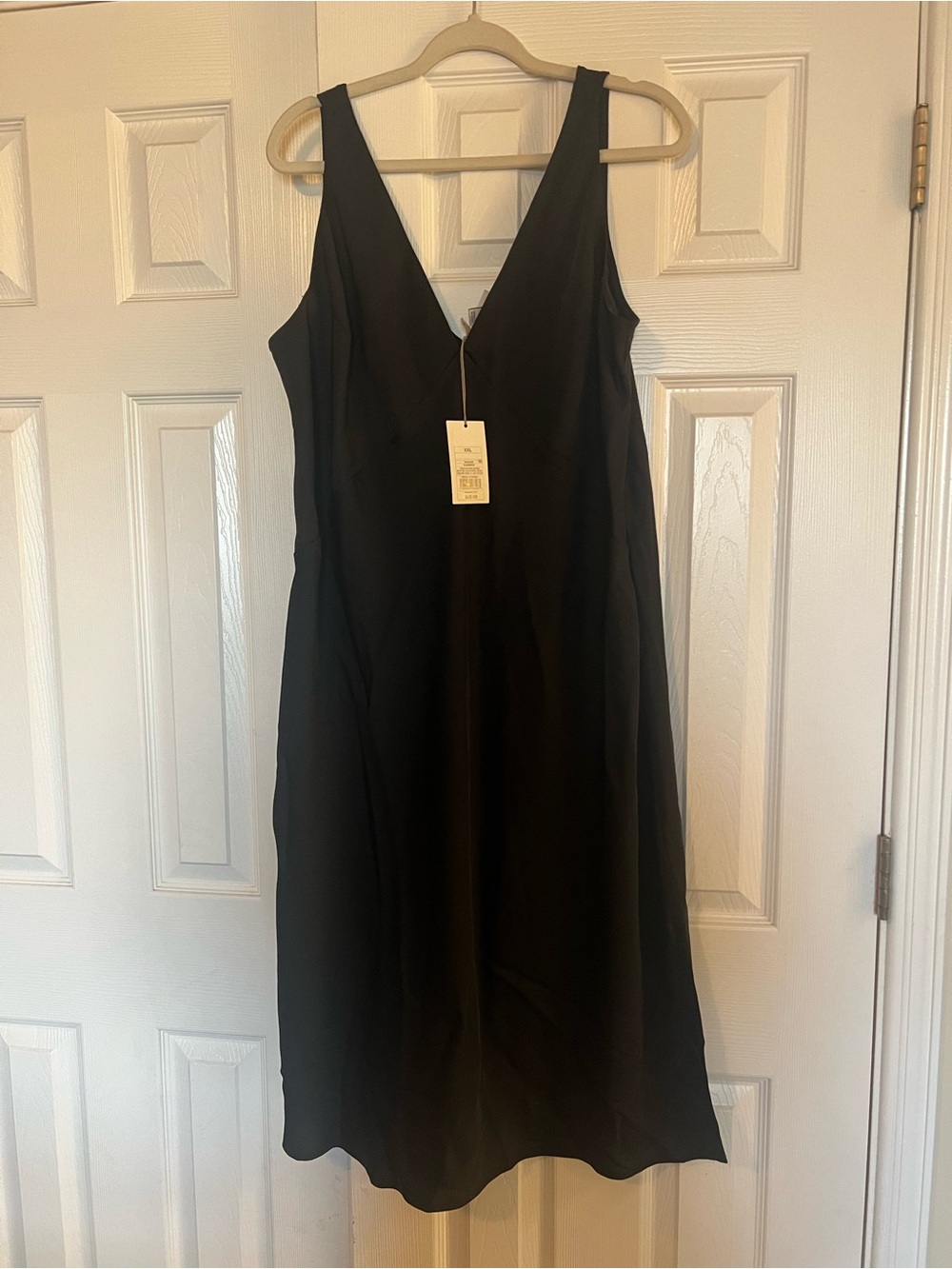 a new day Black V-Neck Sleeveless Midi Dress